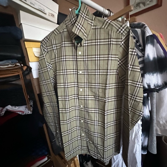 Cotton poplin shirt. Check pattern printed throughout.100 percent cotton